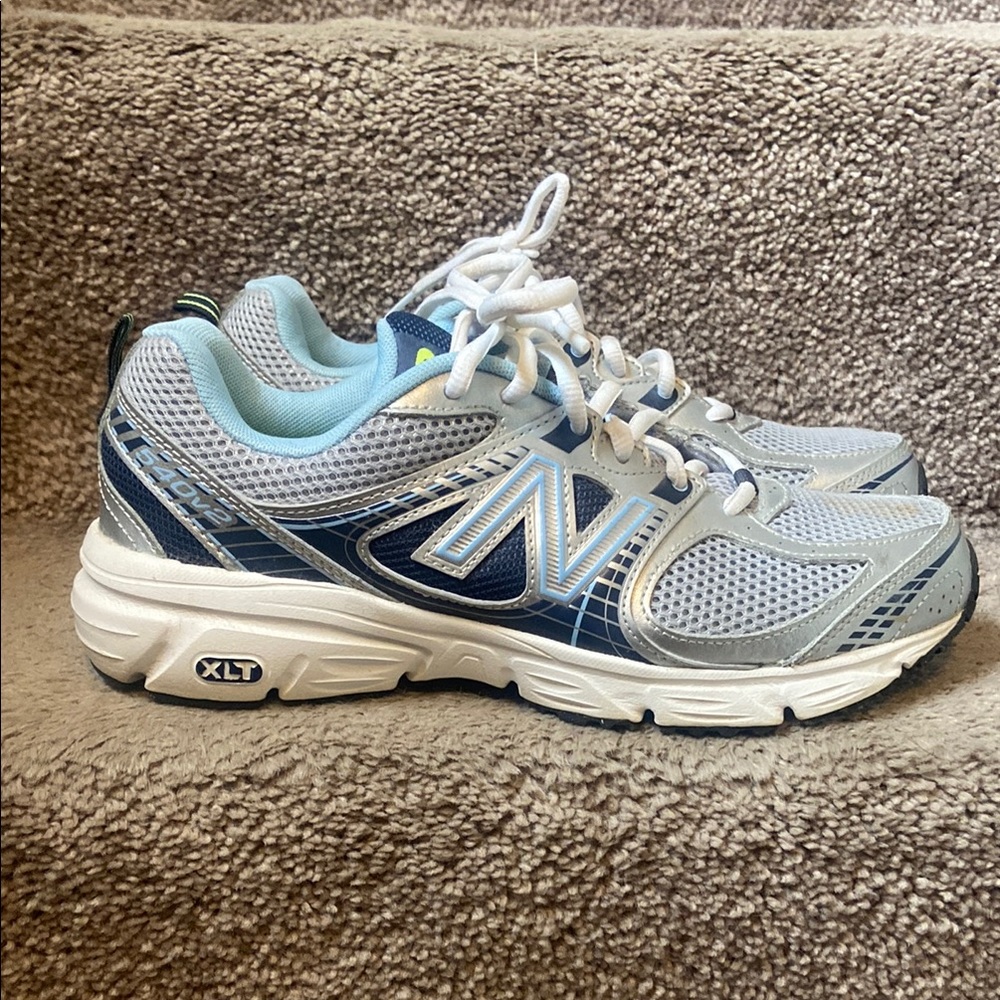 New Balance Blue and White Sneakers with Breathable Mesh and Cushioning